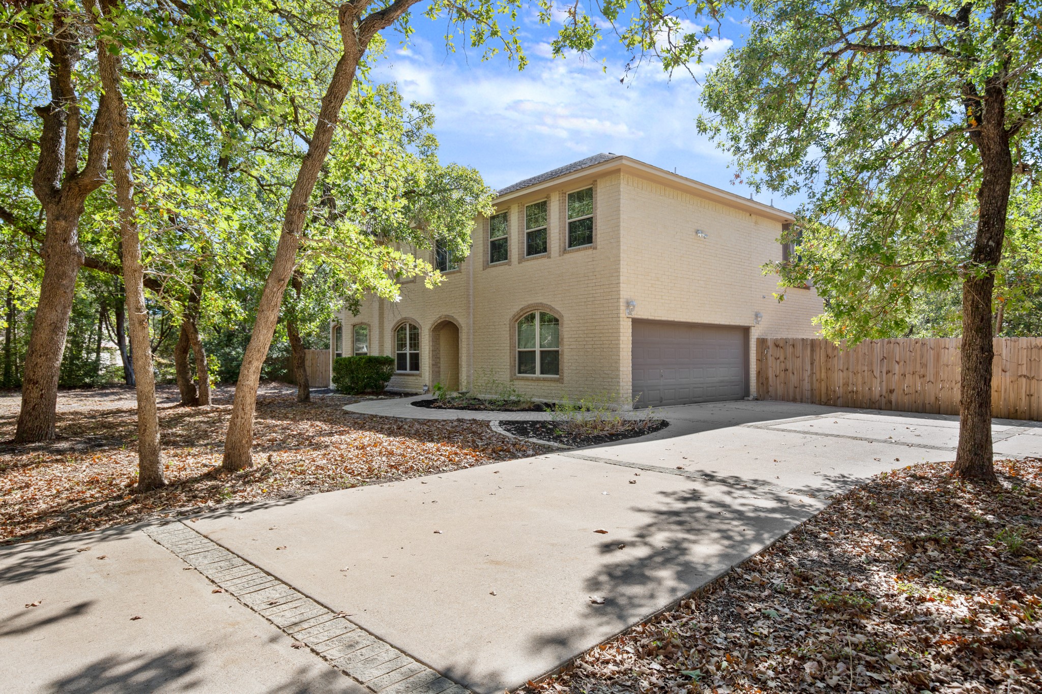 149 Spanish Oak Trail Elgin, TX 78621 - Photo 3 of 25