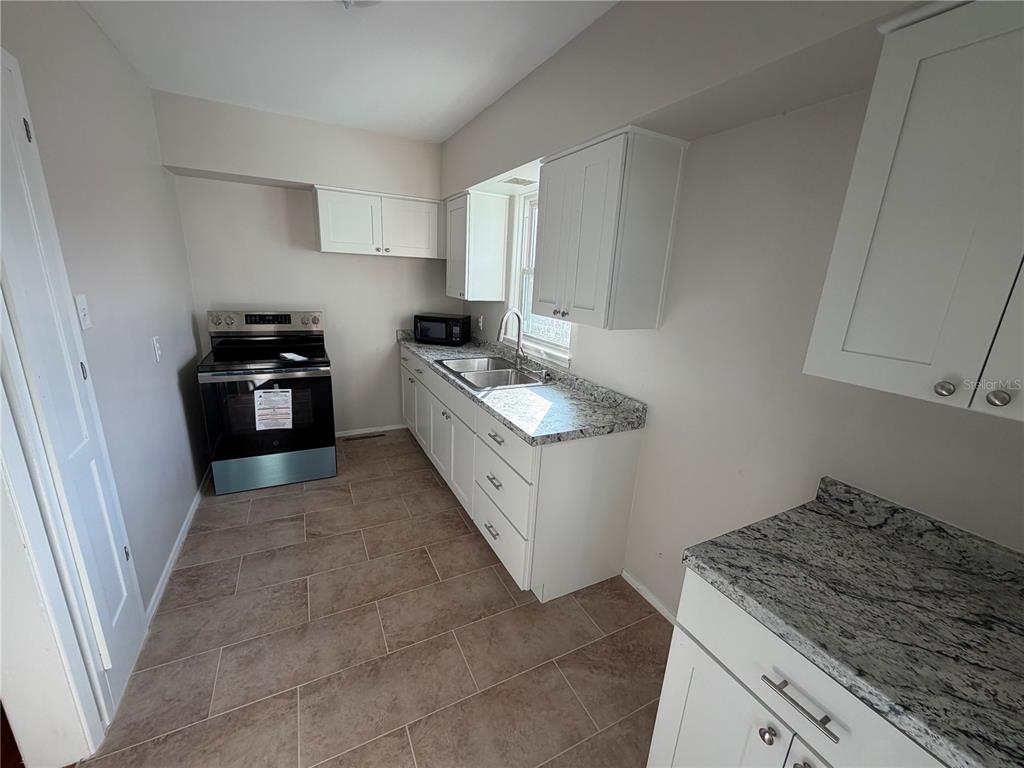 321 Ribault Avenue Daytona Beach, FL 32118 - Photo 2 of 8