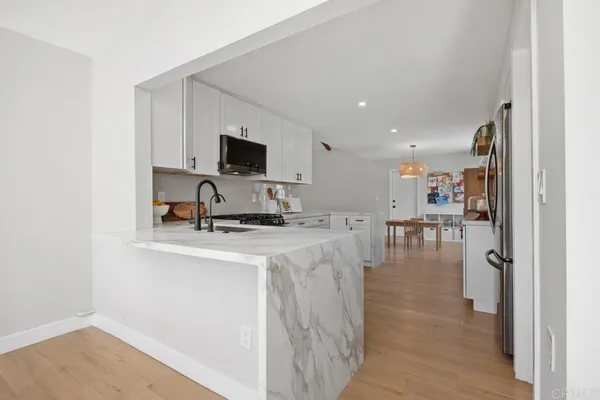 $2,100,000 | 4185 Combe Way, San Diego, CA 92122