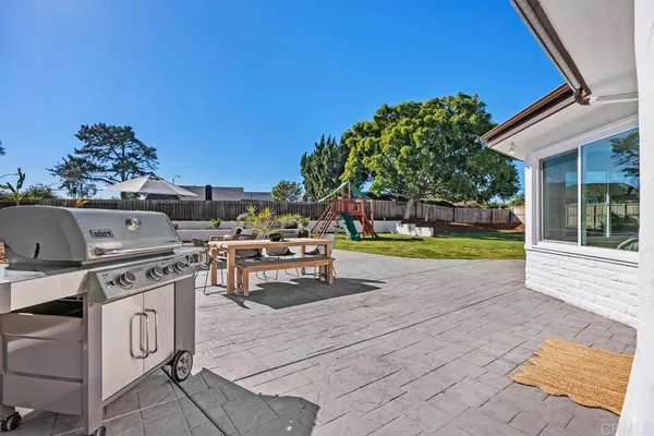 $2,100,000 | 4185 Combe Way, San Diego, CA 92122