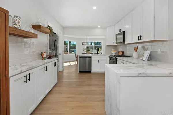 $2,100,000 | 4185 Combe Way, San Diego, CA 92122