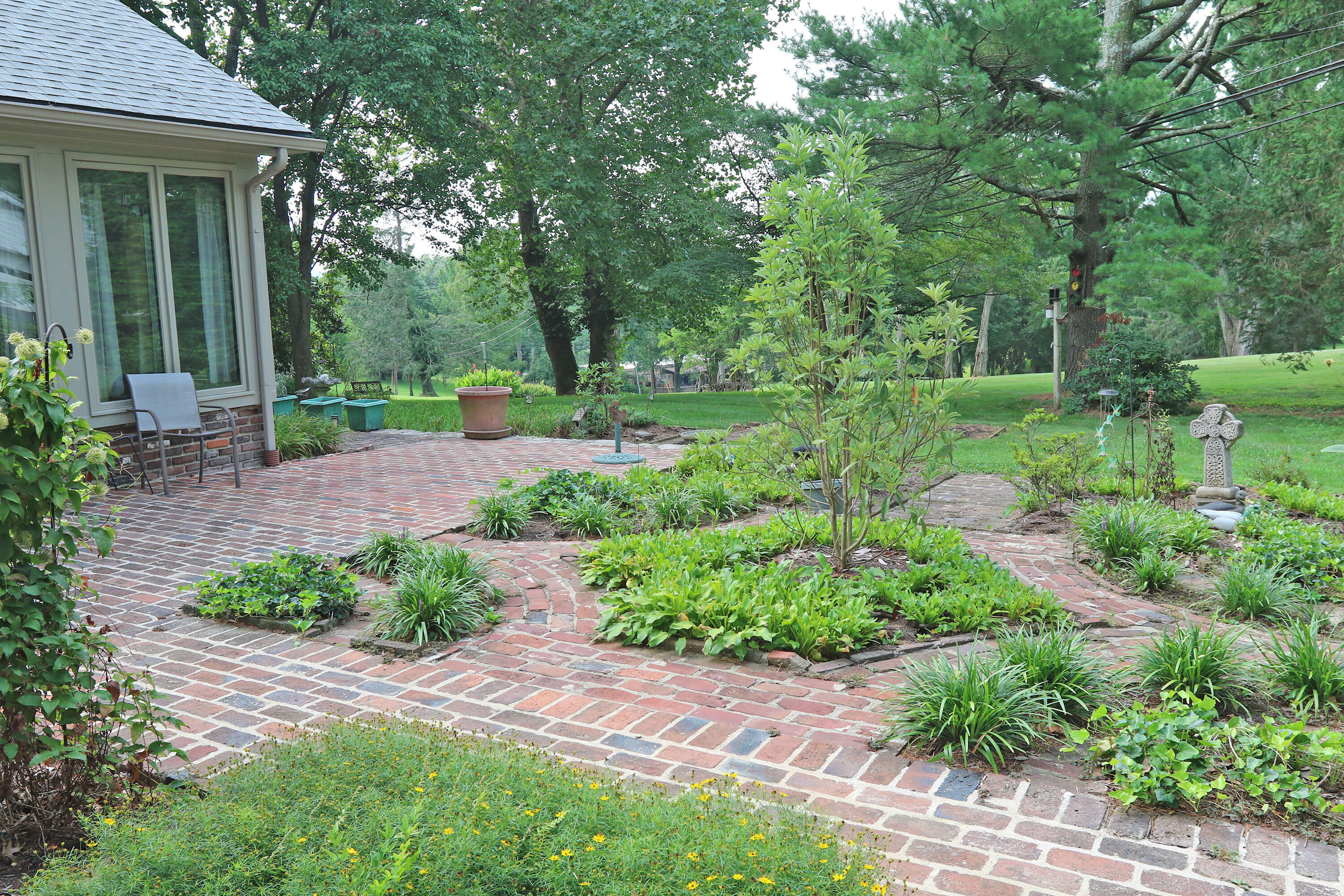 2586 Westmorland Road Lexington, KY 40510 - Photo 43 of 52 58