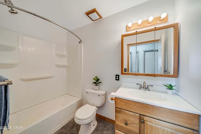 $320,000 | 8324 Highway 2301, Youngstown, FL 32466