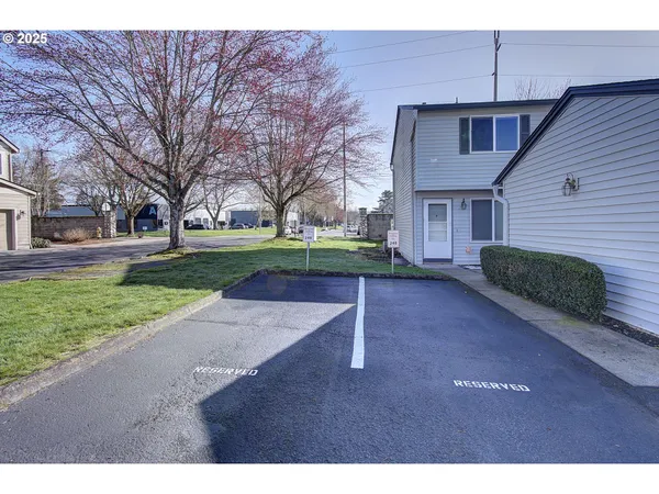 $269,900 | 4000 Northeast 109th Avenue, Unit 248, Vancouver, WA 98682