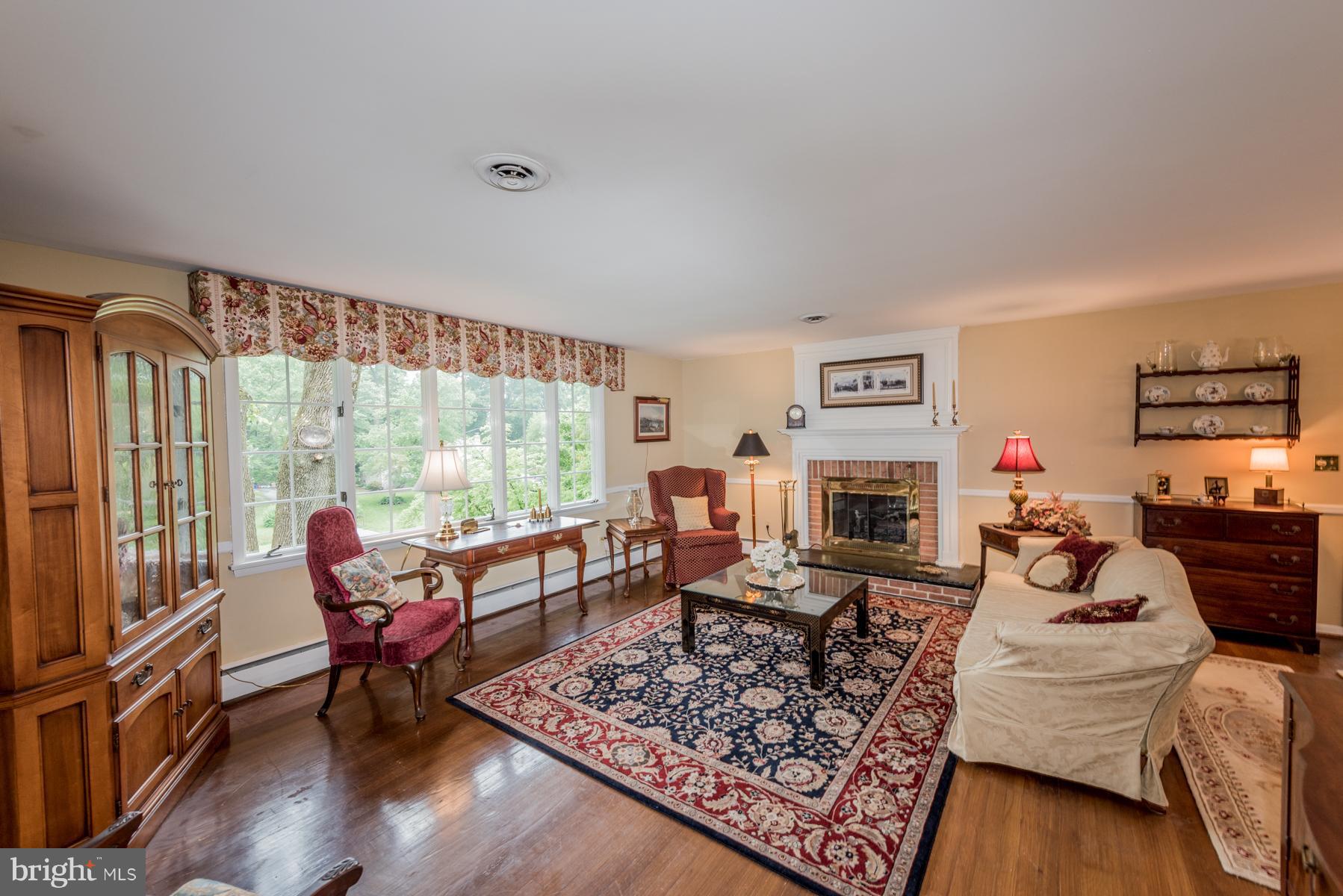 10022 Fox Den Road Ellicott City, MD 21042 - Photo 7 of 30 Living Room