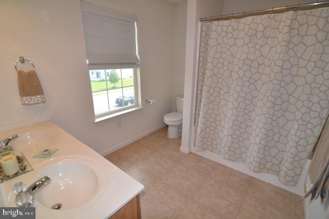 184 Radle Road Harrisburg, PA 17112 - Photo 18 of 31 MBR full bath - level 2