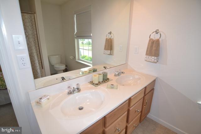 184 Radle Road Harrisburg, PA 17112 - Photo 19 of 31 MBR full bath - level 2