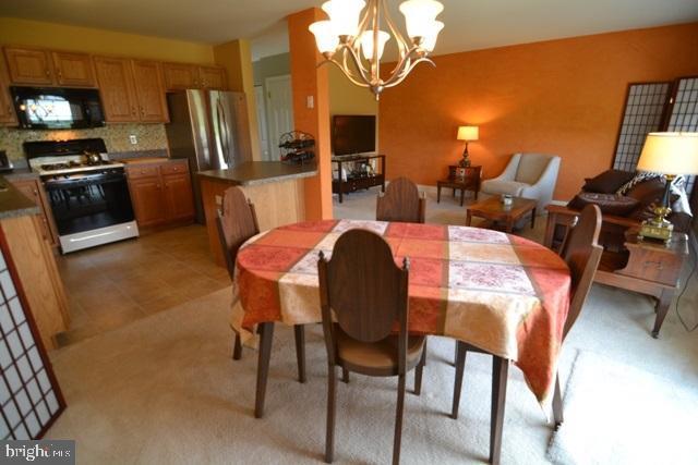 184 Radle Road Harrisburg, PA 17112 - Photo 7 of 31 Dining room - level 1