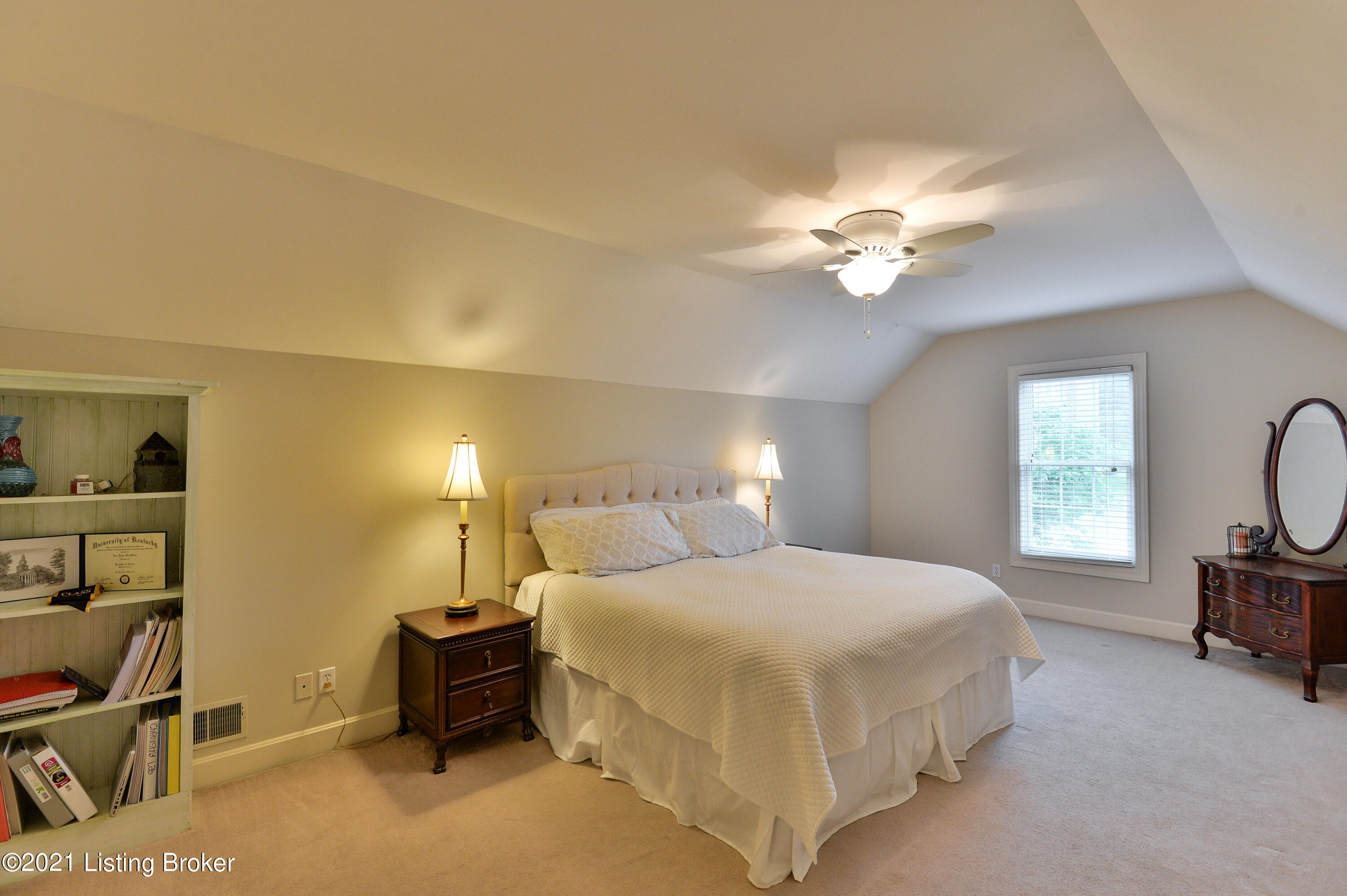 14015 Hickory Ridge Road Louisville, KY 40245 - Photo 19 of 48 033 - 20210602 3166