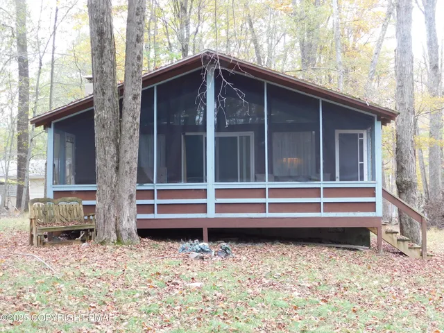 $164,900 | 151 Ottawa Trail, Pocono Lake, PA 18347
