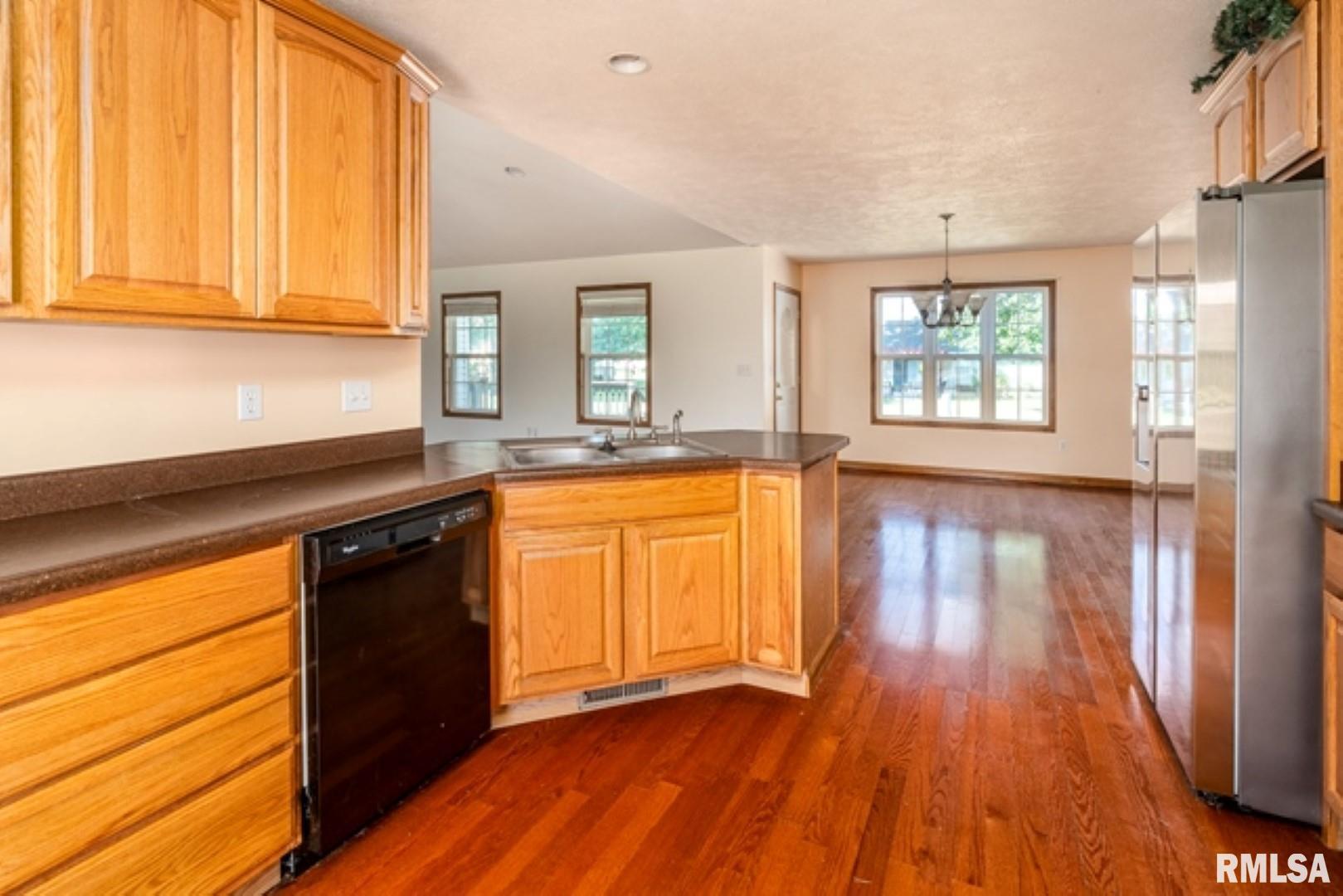 309 Evergreen Trail Herrin, IL 62948 - Photo 11 of 30