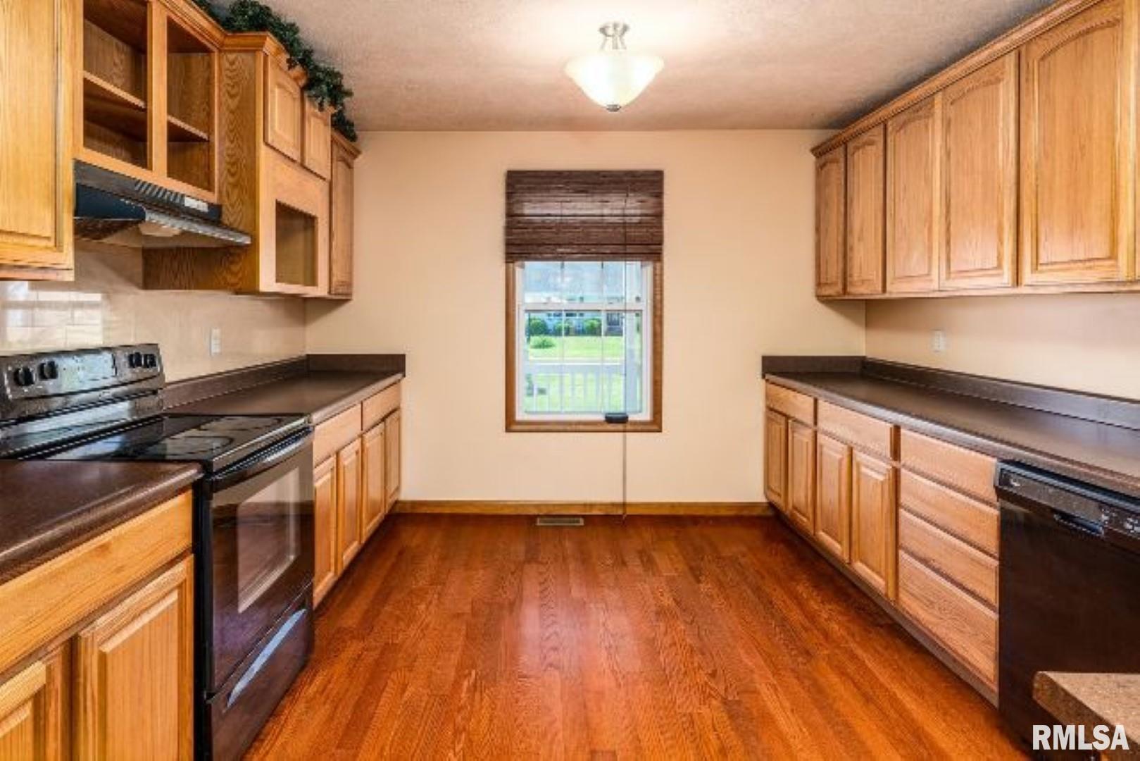 309 Evergreen Trail Herrin, IL 62948 - Photo 13 of 30