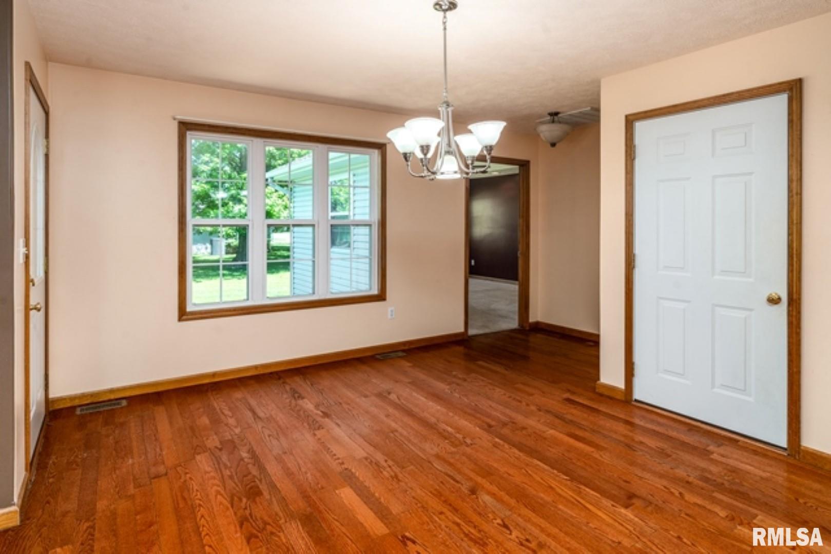 309 Evergreen Trail Herrin, IL 62948 - Photo 15 of 30