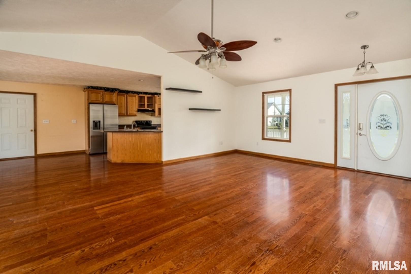 309 Evergreen Trail Herrin, IL 62948 - Photo 5 of 30