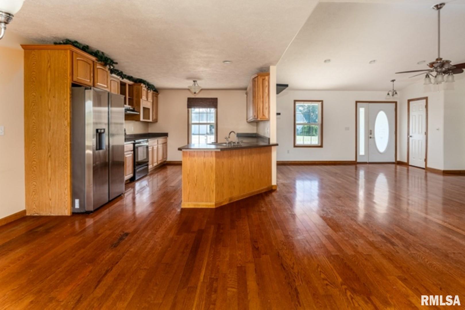 309 Evergreen Trail Herrin, IL 62948 - Photo 9 of 30