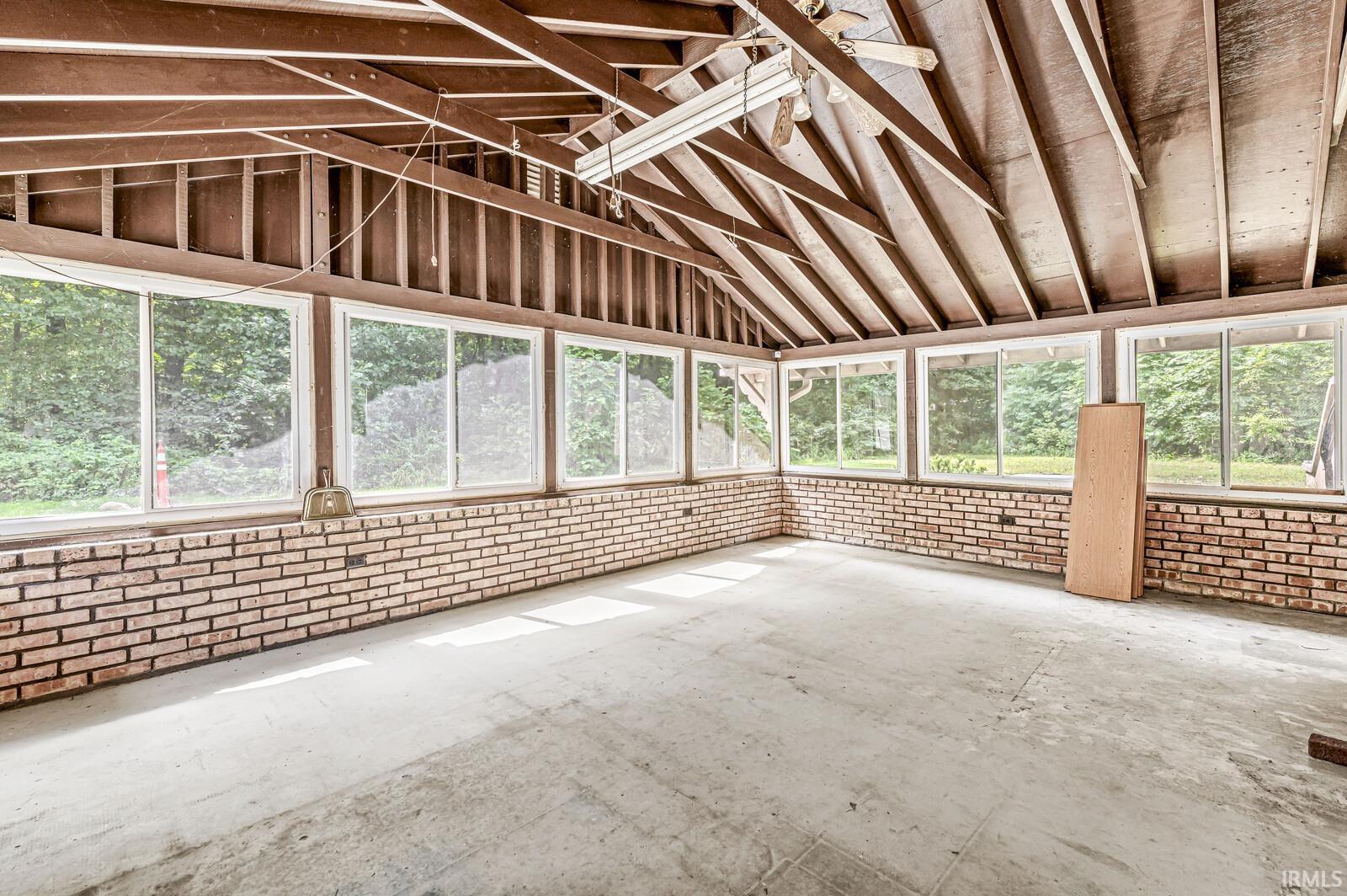 21960 West Ireland Road South Bend, IN 46614 - Photo 27 of 35 Gallery Image 27