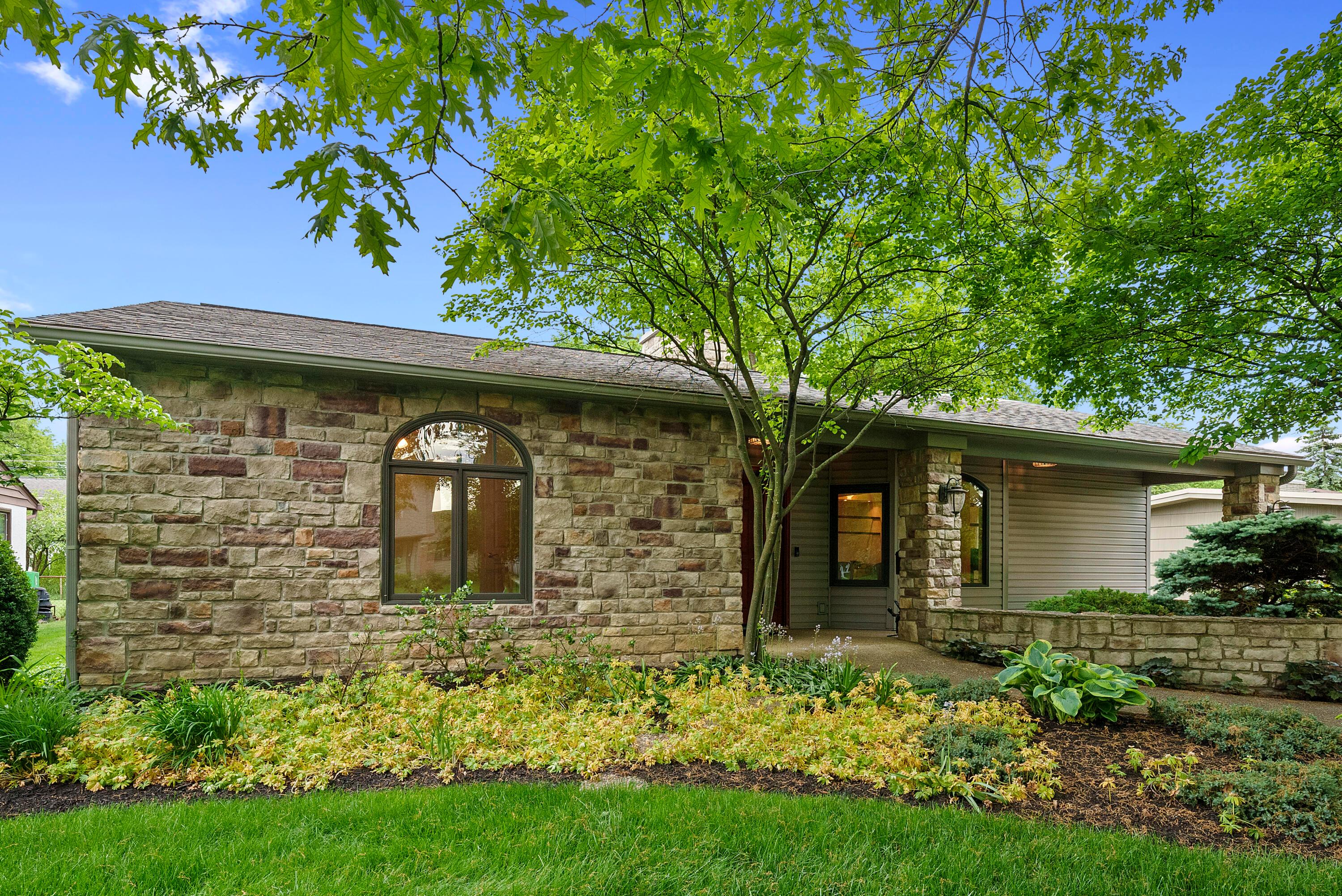 2718 Mt Holyoke Road Columbus, OH 43221 - Photo 7 of 57 DSC02879