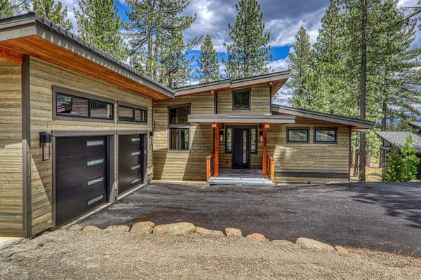 $2,998,000 | 11083 China Camp Road, Truckee, CA 96161