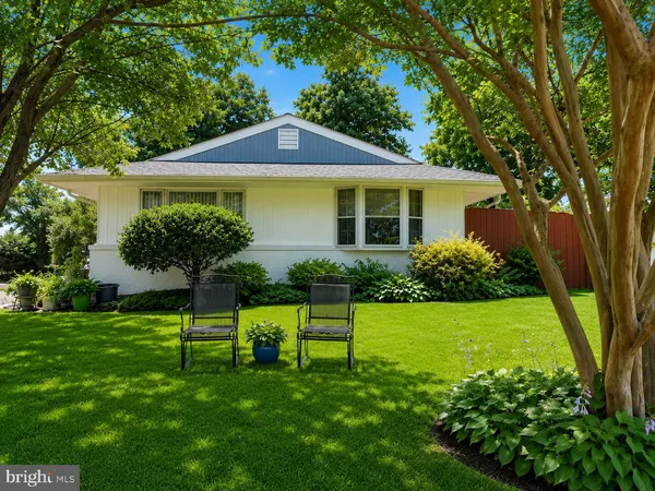 $670,000 | 304 North Sterling Boulevard, Sterling, VA 20164