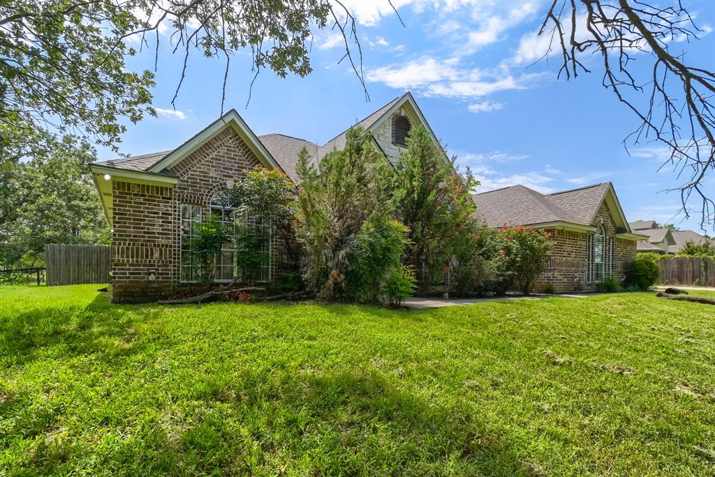 152 Howard Newby Lane Springtown, TX 76082 - Photo 3 of 28