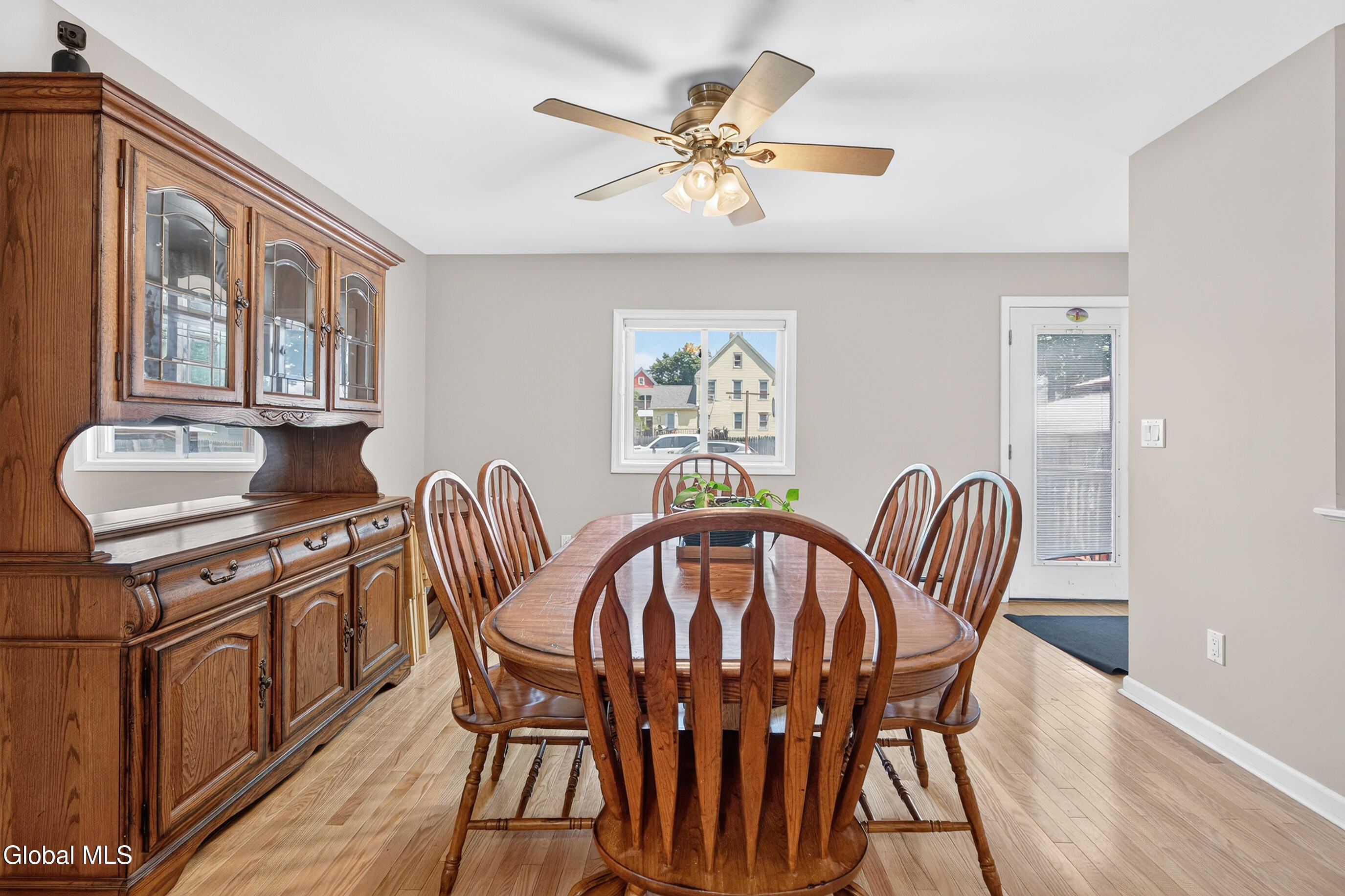 809 Thompson Street Schenectady, NY 12306 - Photo 6 of 37 035-809-Thompson-St-Schenectady-NY-12306