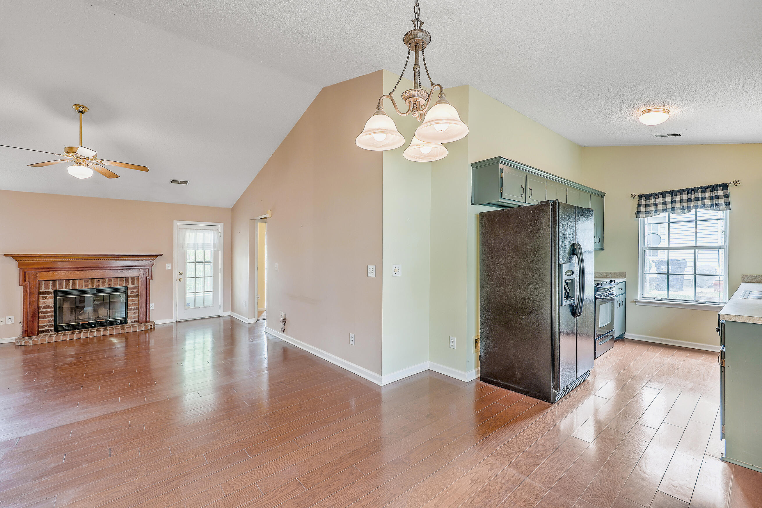356 Bertram Road Summerville, SC 29485 - Photo 13 of 29 Dining Area