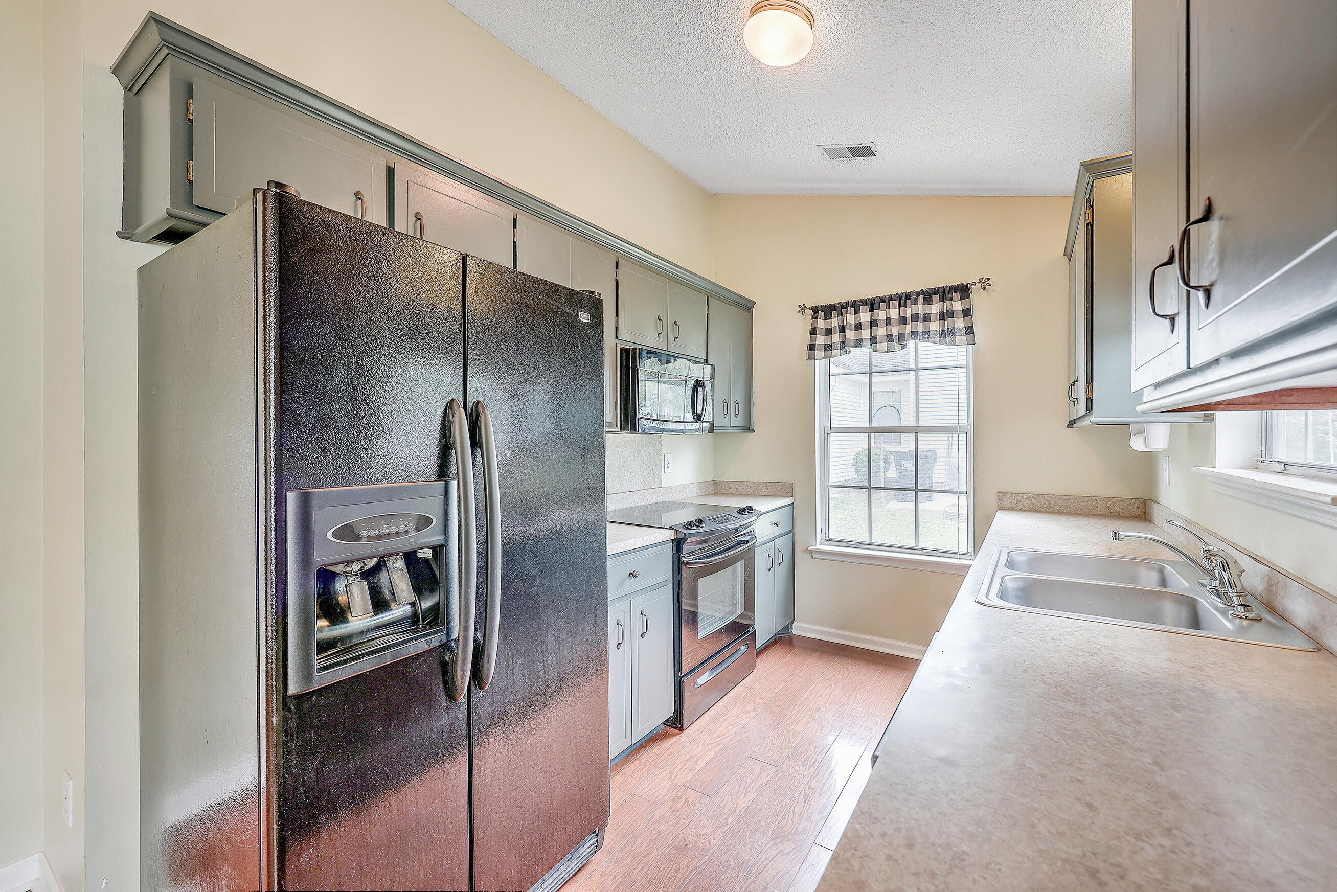 356 Bertram Road Summerville, SC 29485 - Photo 14 of 29 Kitchen