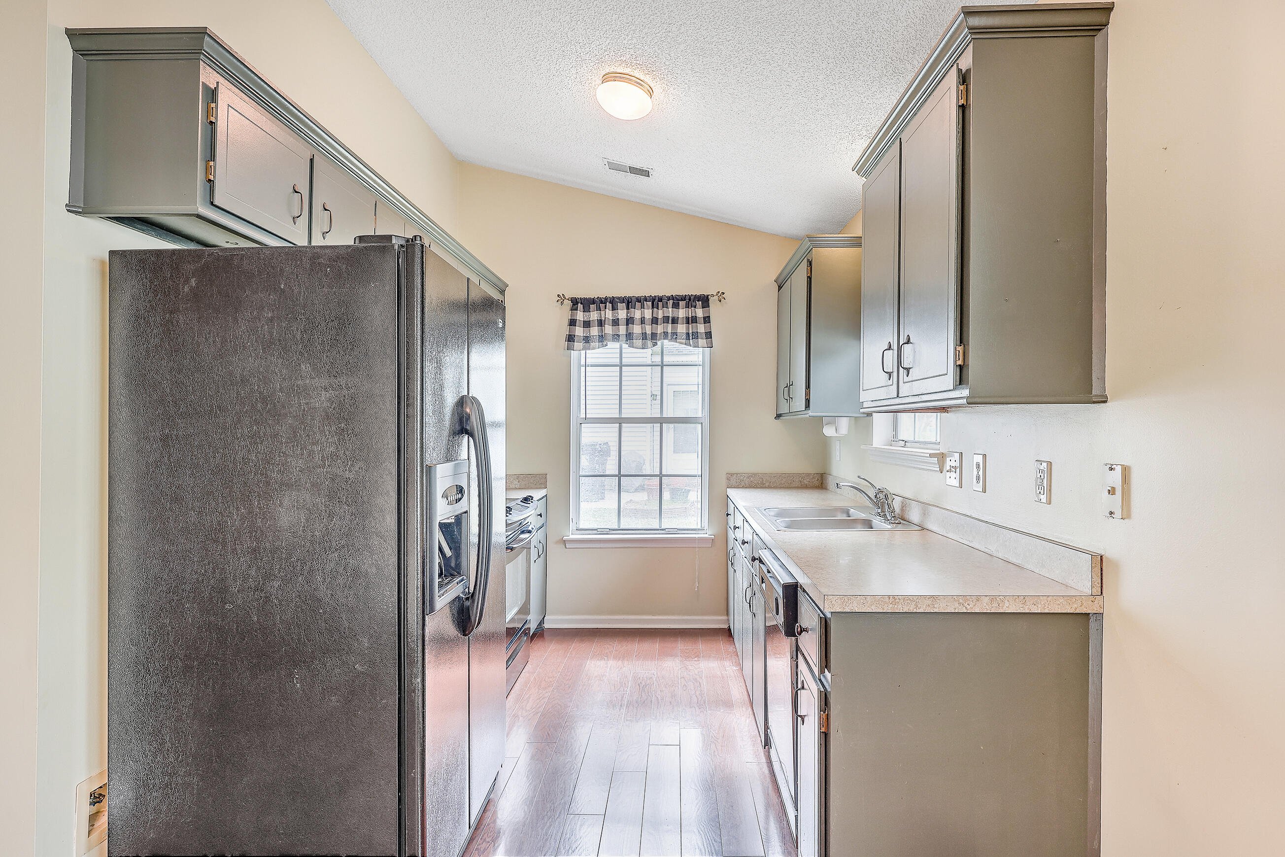 356 Bertram Road Summerville, SC 29485 - Photo 16 of 29 Kitchen