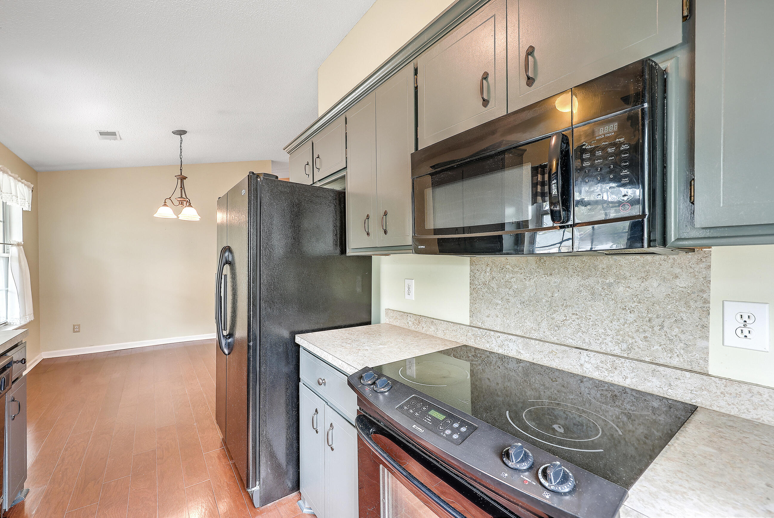 356 Bertram Road Summerville, SC 29485 - Photo 17 of 29 Kitchen