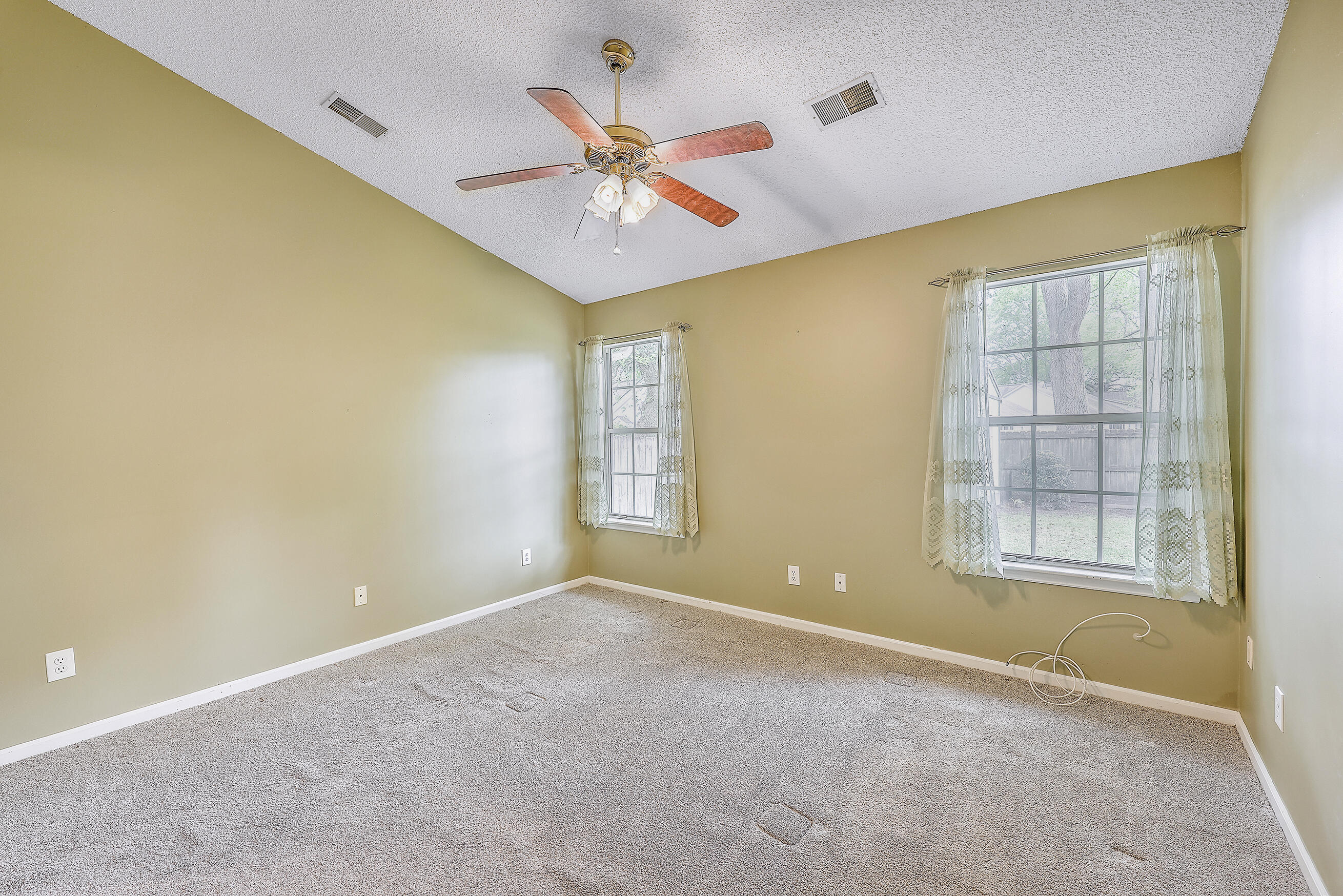 356 Bertram Road Summerville, SC 29485 - Photo 18 of 29 Primary Bedroom