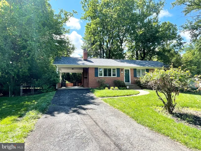 $3,800 | 2604 Roswell Court, Falls Church, VA 22043