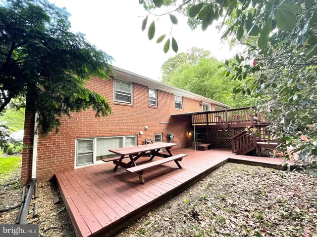 $3,800 | 2604 Roswell Court, Falls Church, VA 22043