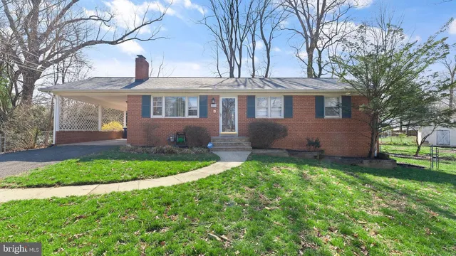 $3,800 | 2604 Roswell Court, Falls Church, VA 22043