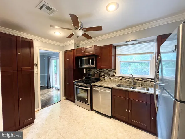 $3,800 | 2604 Roswell Court, Falls Church, VA 22043