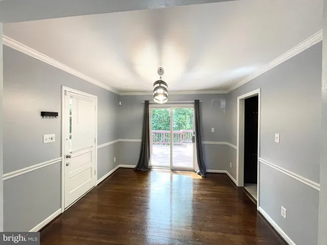 $3,800 | 2604 Roswell Court, Falls Church, VA 22043