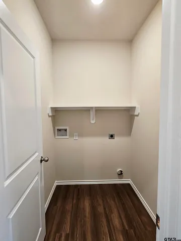 a view of utility room