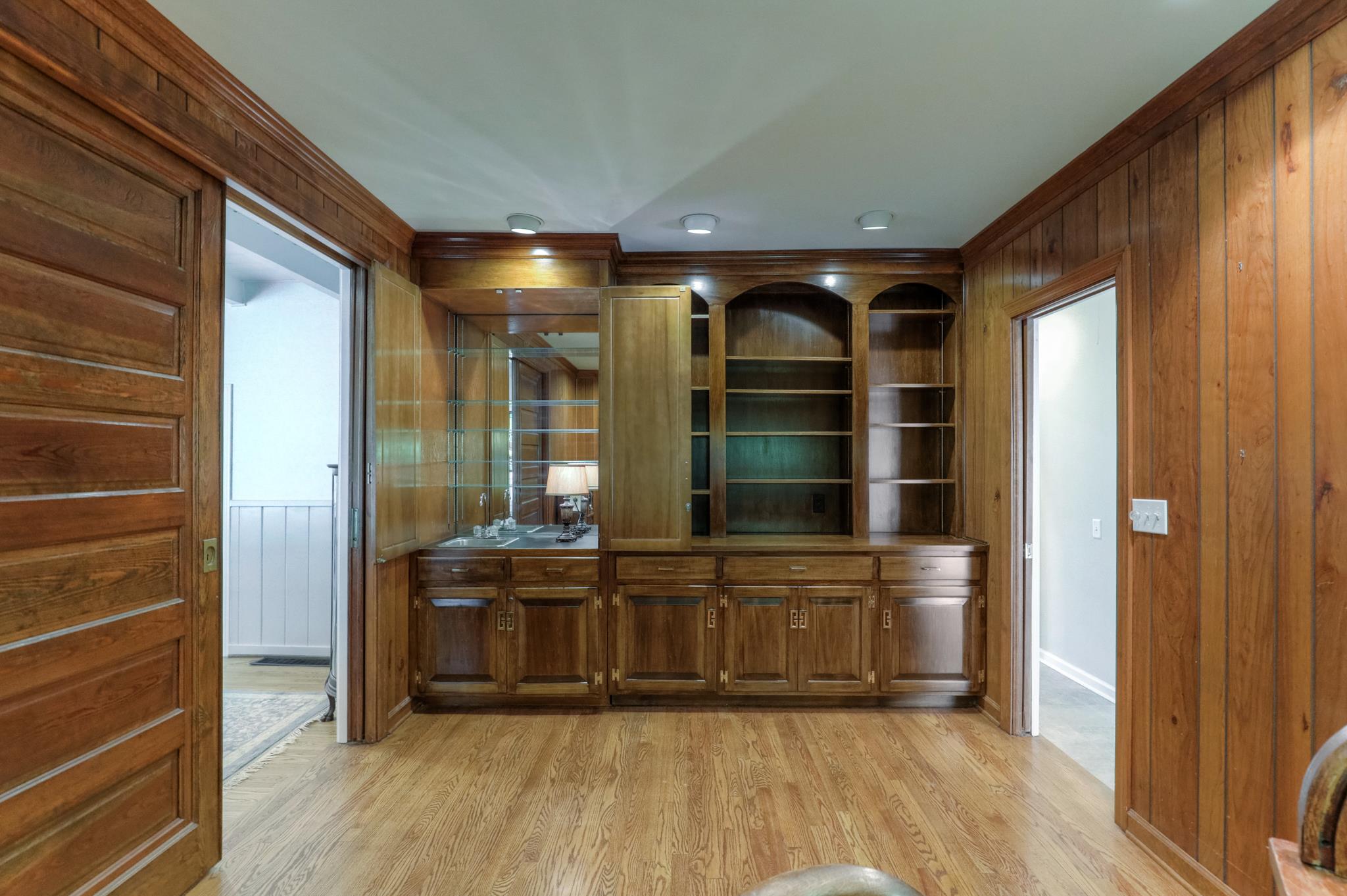 5904 Hickory Valley Road Nashville, TN 37205 - Photo 12 of 30 Gallery Image 12