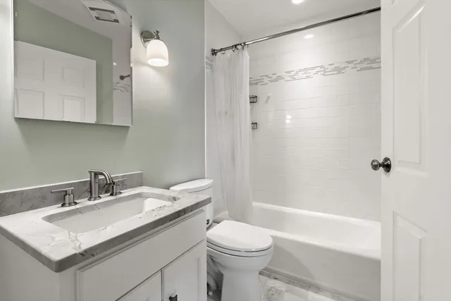 $429,900 | 90 Quincy Shore Drive, Unit 701, Quincy, MA 02171