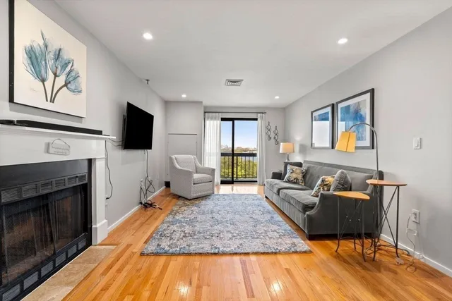 $429,900 | 90 Quincy Shore Drive, Unit 701, Quincy, MA 02171