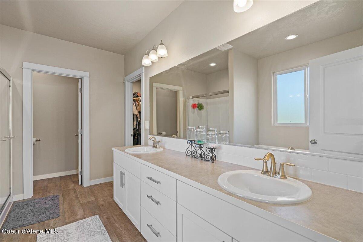 1974 Kelso Lake Road Athol, ID 83801 - Photo 22 of 55 27-Primary bathroom