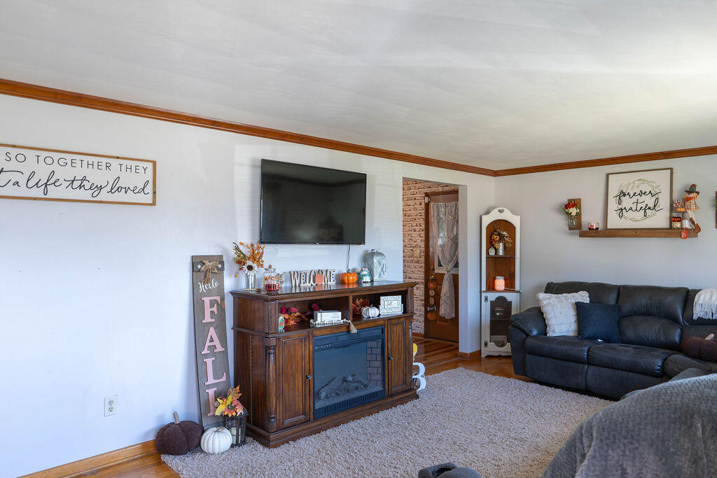 5220 Ridgewood Road East Springfield, OH 45503 - Photo 2 of 26