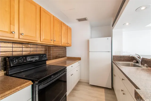 $999,000 | 1750 Kalakaua Avenue, Unit 4100, Honolulu, HI 96826