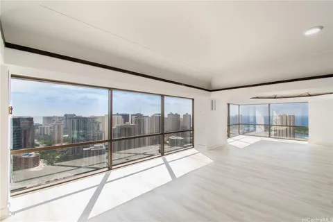 $999,000 | 1750 Kalakaua Avenue, Unit 4100, Honolulu, HI 96826