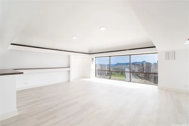 $999,000 | 1750 Kalakaua Avenue, Unit 4100, Honolulu, HI 96826