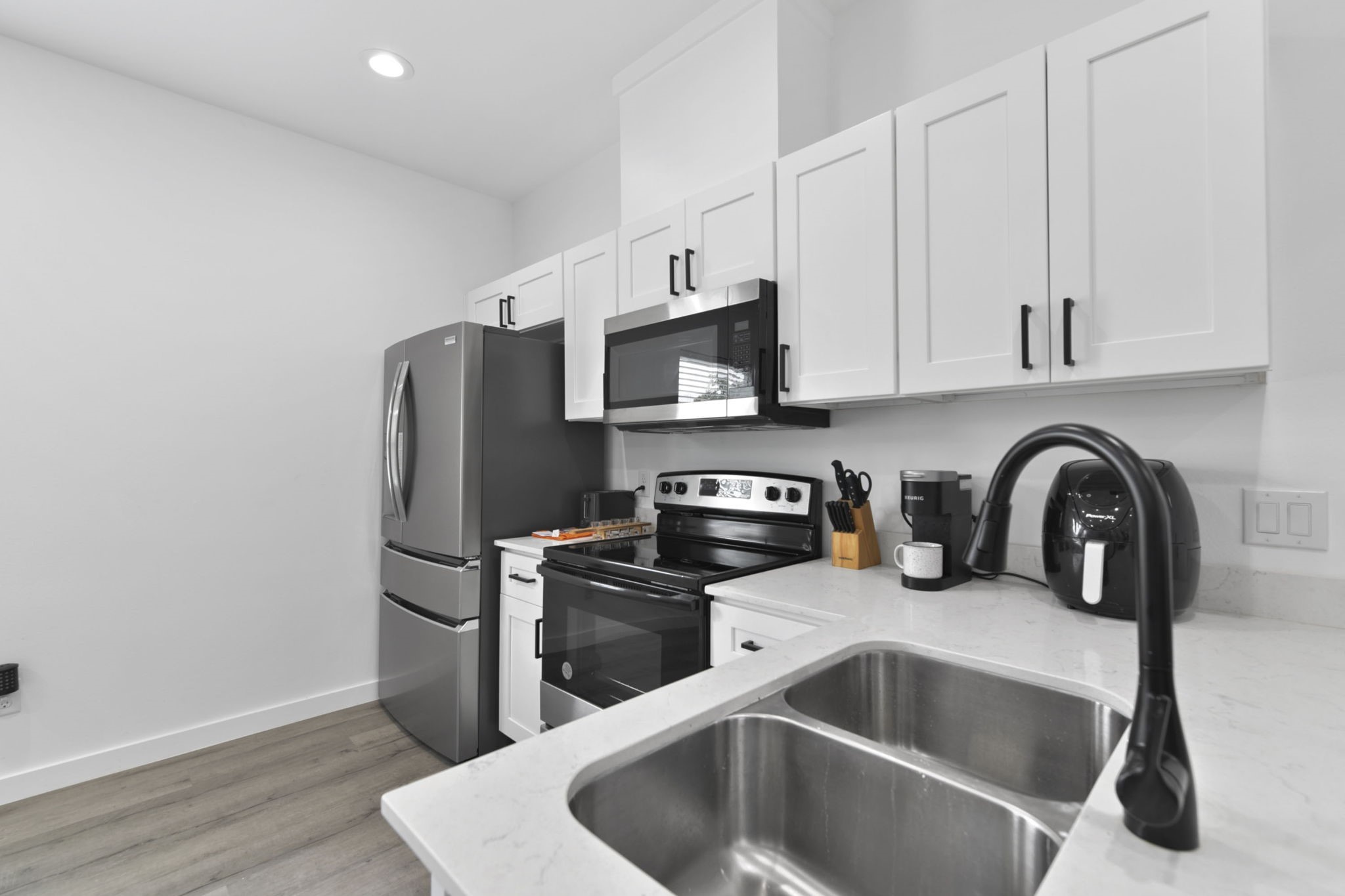 5208 Laura Koppe Road Houston, TX 77016 - Photo 2 of 16