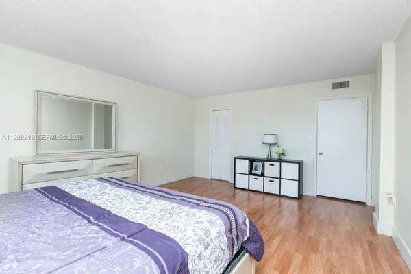 $1,950 | 6960 Miami Gardens Drive, Unit 2518, Hialeah, FL 33015