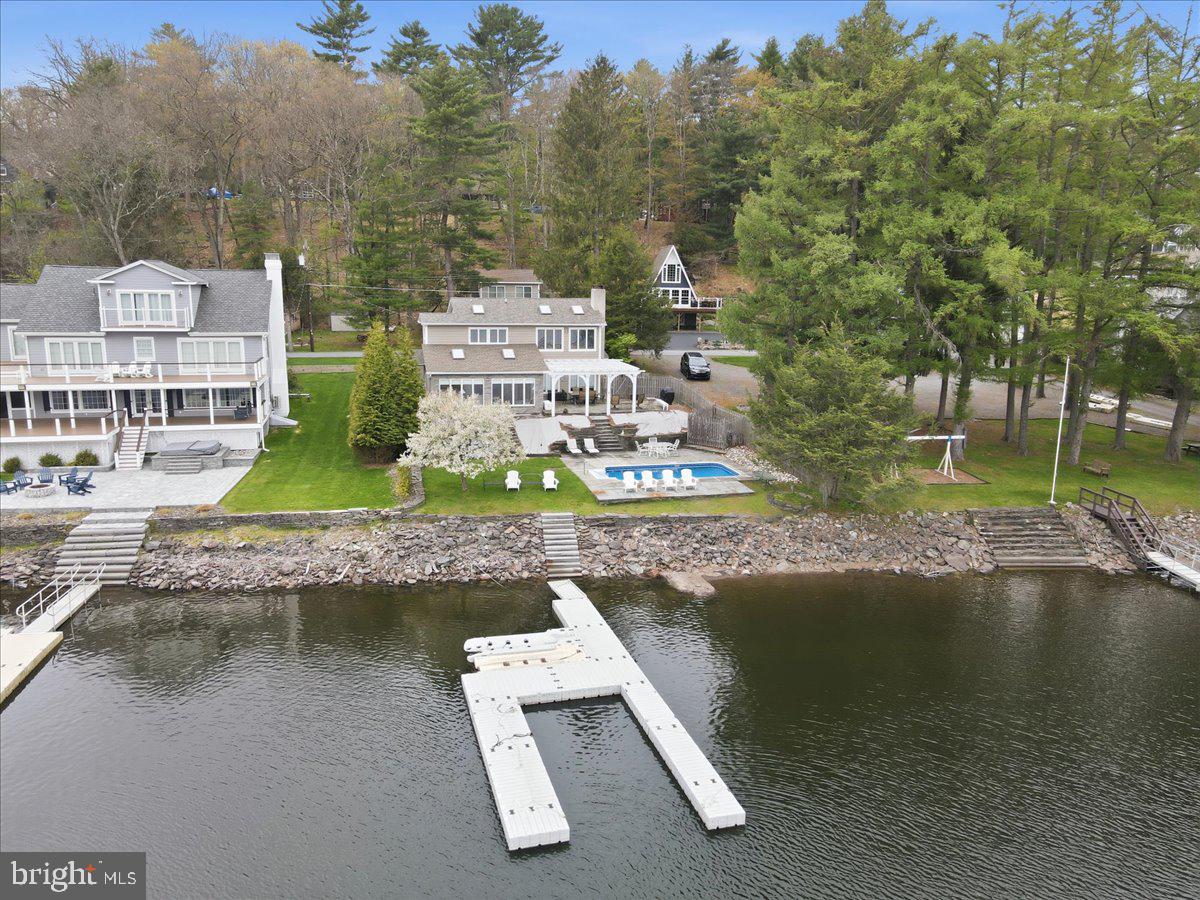 114 Shore Road Tafton, PA 18464 - Photo 13 of 137