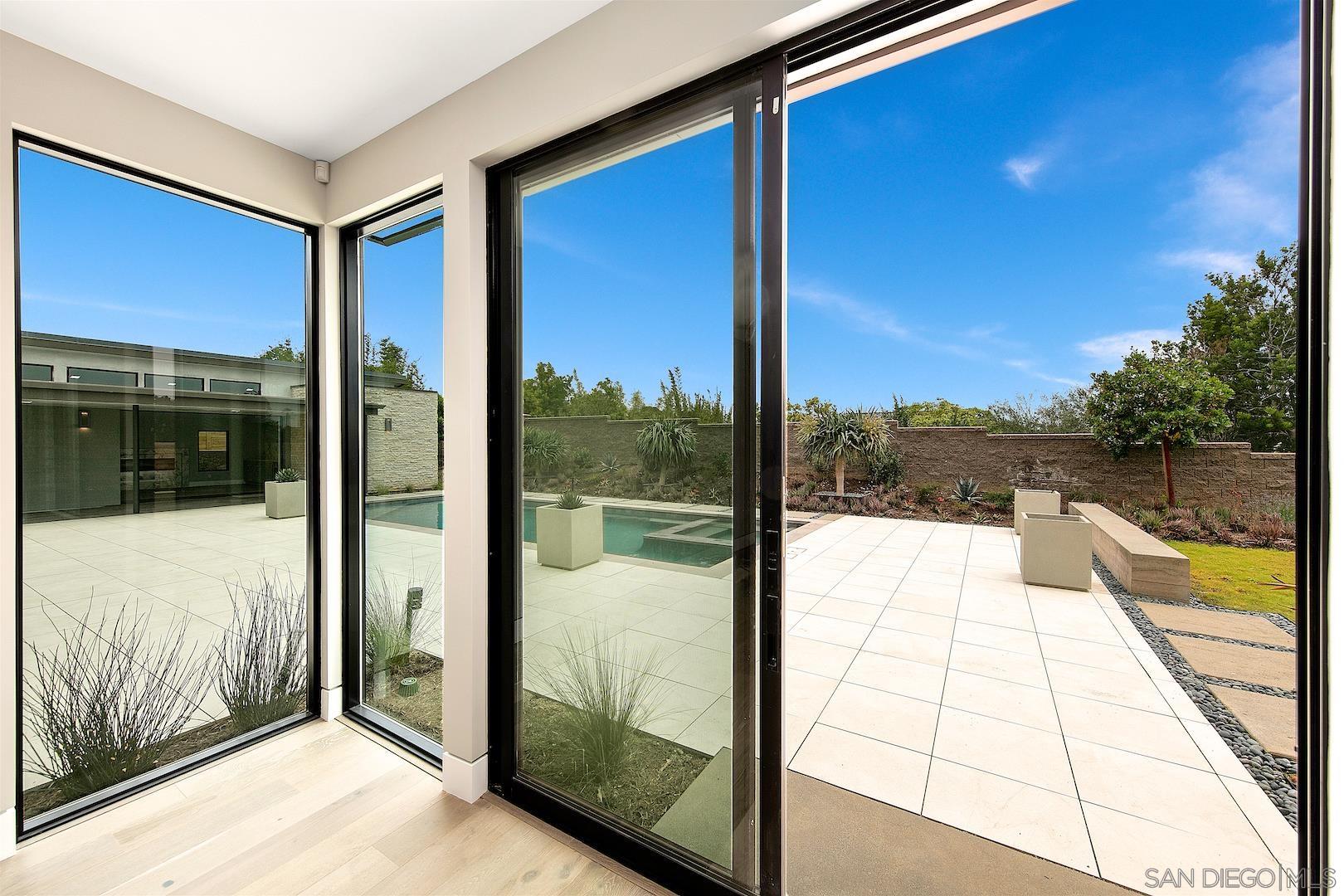 1817 Gwynn Drive Cardiff, CA 92007 - Photo 30 of 50 a view of balcony with floor