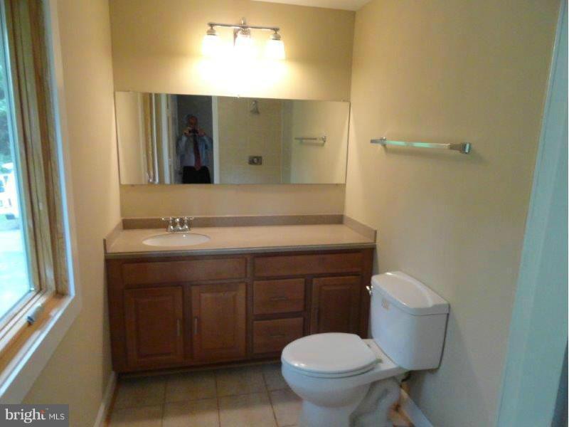 7800 Hamilton Spring Road Bethesda, MD 20817 - Photo 8 of 13 Bath