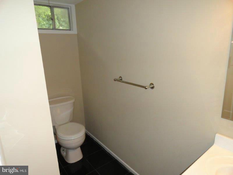 7800 Hamilton Spring Road Bethesda, MD 20817 - Photo 10 of 13 Bath